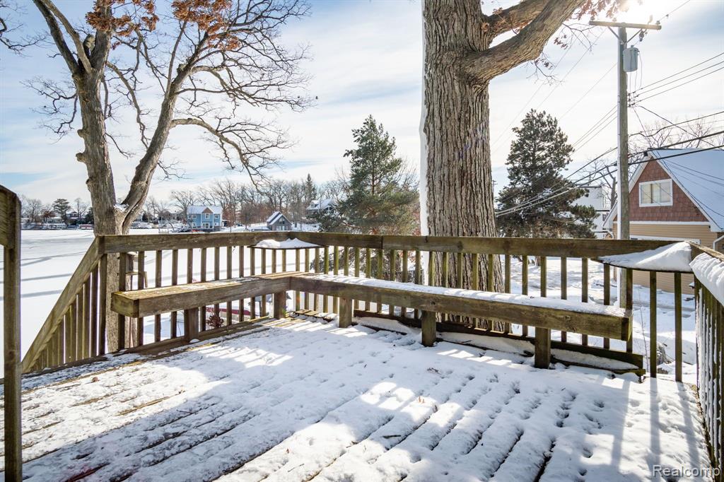653 CENTRAL Drive, Lake Orion, MI 48362 — Photo 34