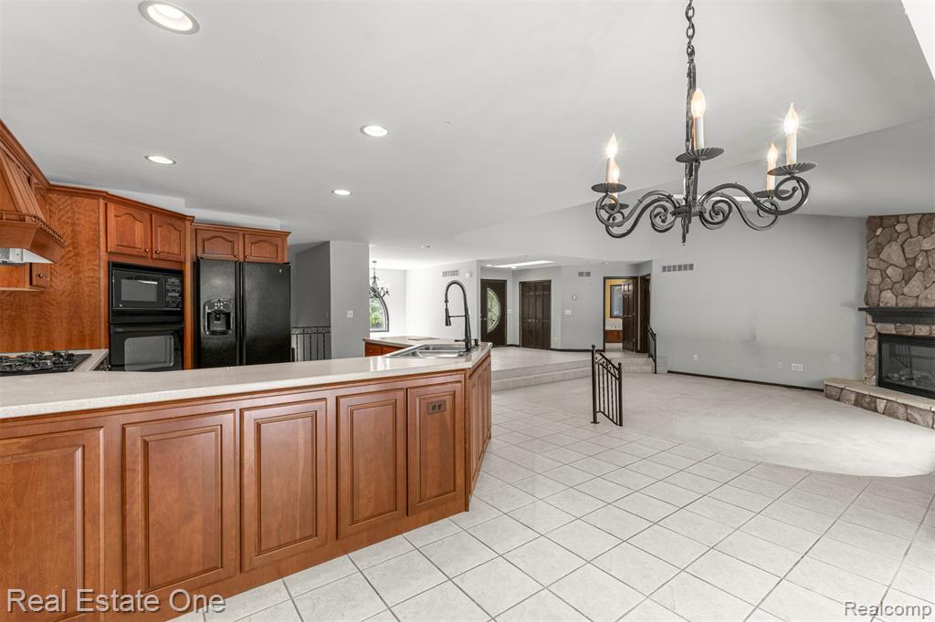 8329 Gray Street, Westland, MI — Photo 14