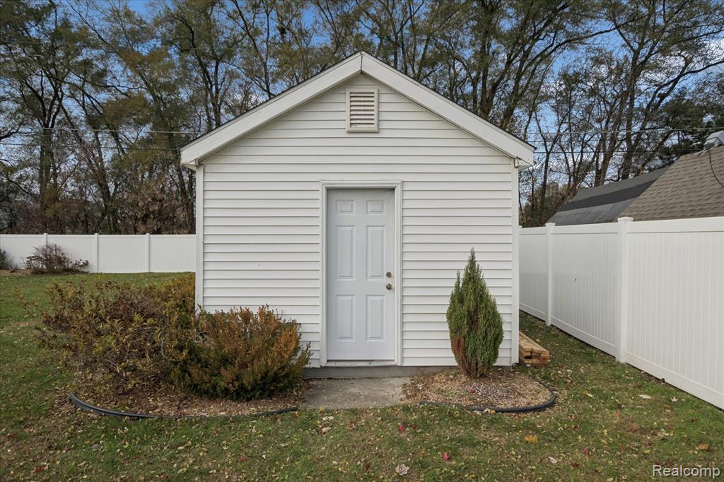 45567 Gable Inn Street, Shelby Twp, MI 48317 — Photo 22