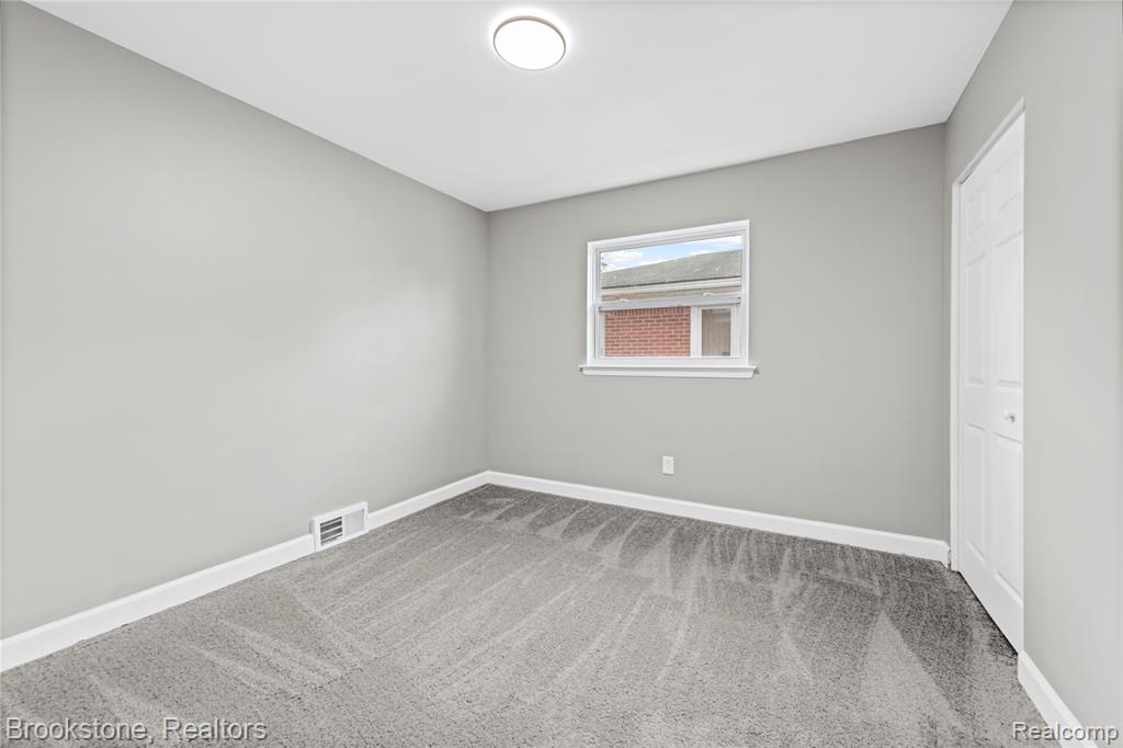 9025 Appleton, Redford, MI 48239 — Photo 9