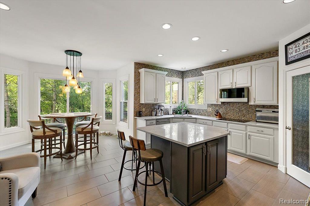 40211 BEXLEY Way, Northville, MI 48168 — Photo 42