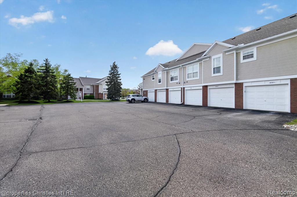 16773 Carriage Way, Northville, MI 48168 — Photo 44