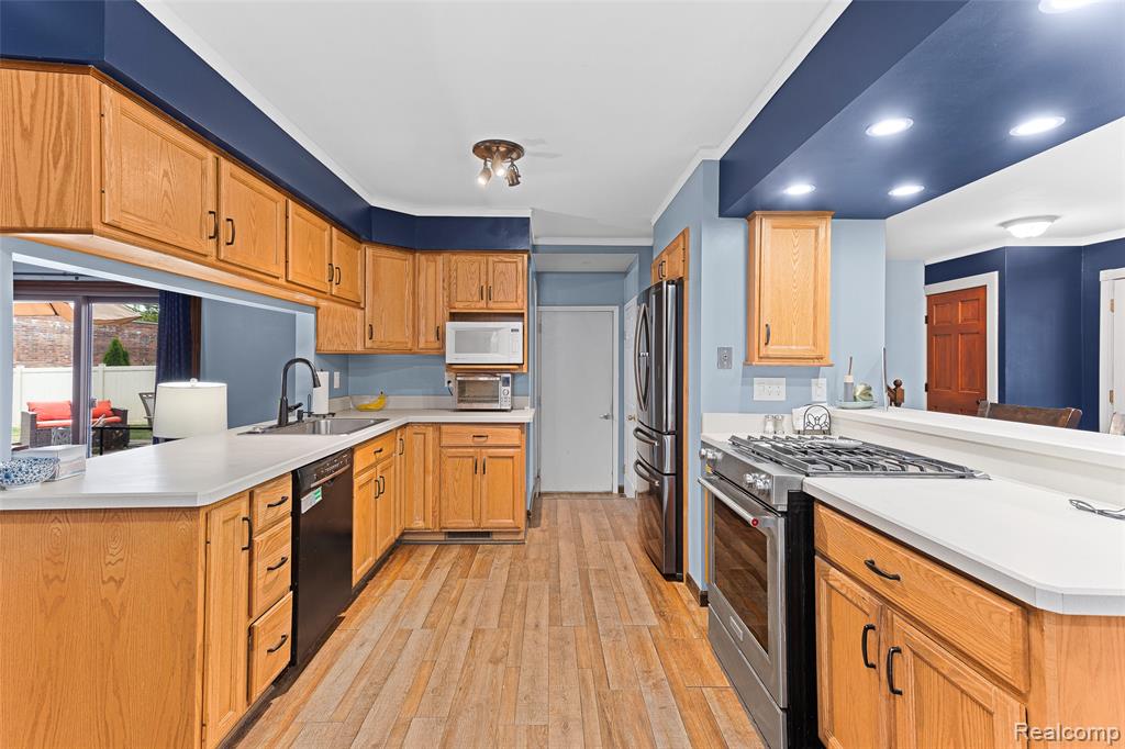 21849 E Chipmunk Trail, Woodhaven, MI 48183 — Photo 18