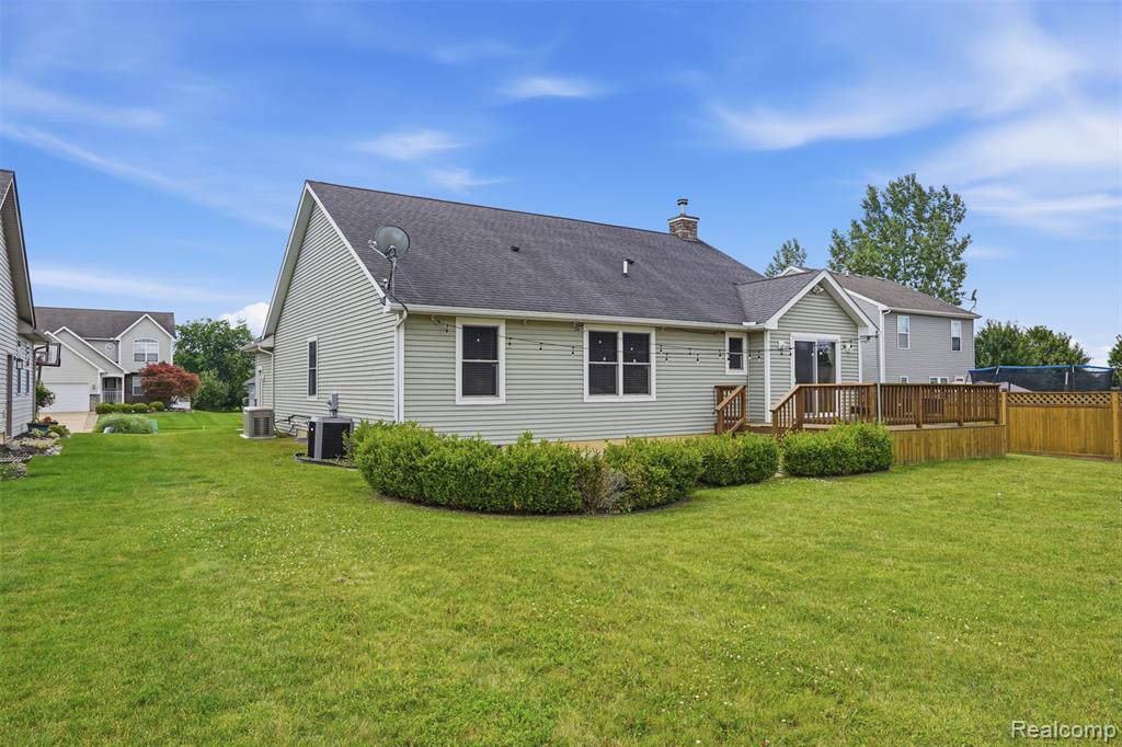 3477 Amber Oaks Drive, Howell, MI 48855 — Photo 31