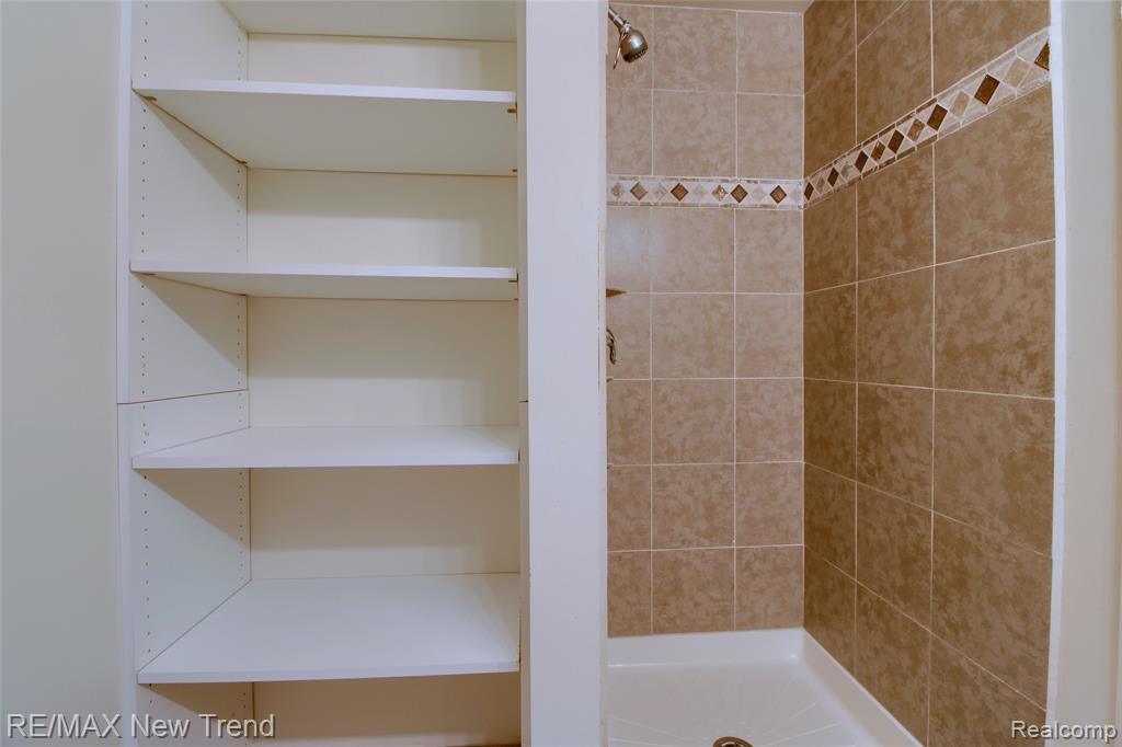 41404 BELDEN Circle, Novi, MI — Photo 18