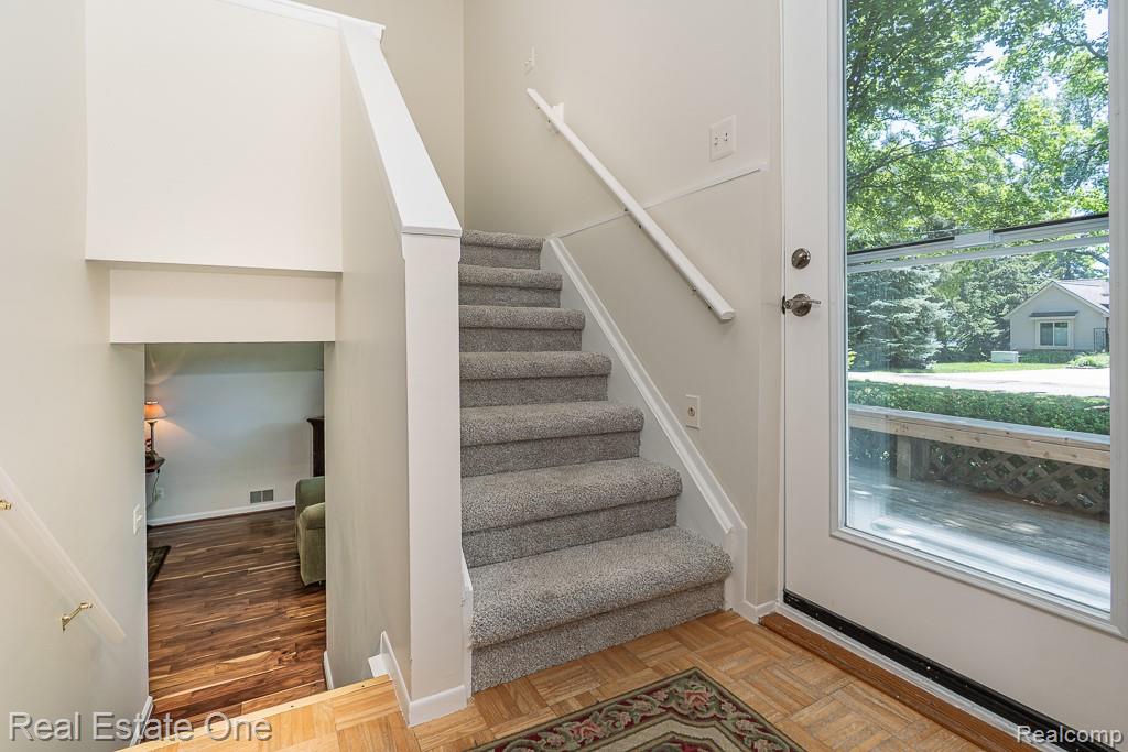 4644 Charest Avenue, Waterford, MI 48327 — Photo 14