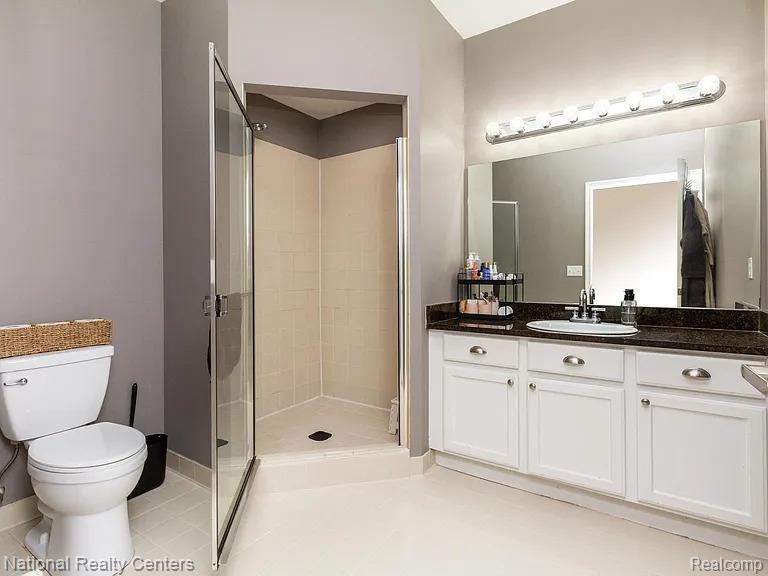 5439 TWIN OAKS Drive, Sterling Heights, MI 48314 — Photo 13