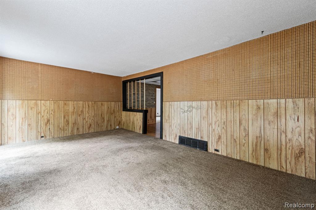 19227 Gudith Road, Trenton, MI 48183 — Photo 6