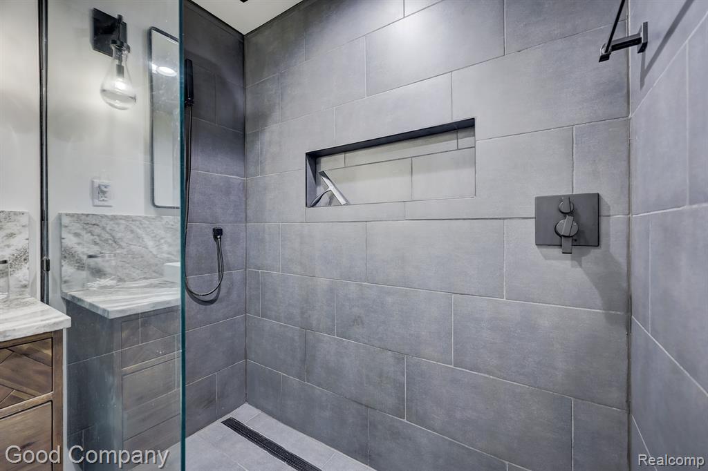 805 N Pemberton Road, Bloomfield Hills, MI 48302 — Photo 46