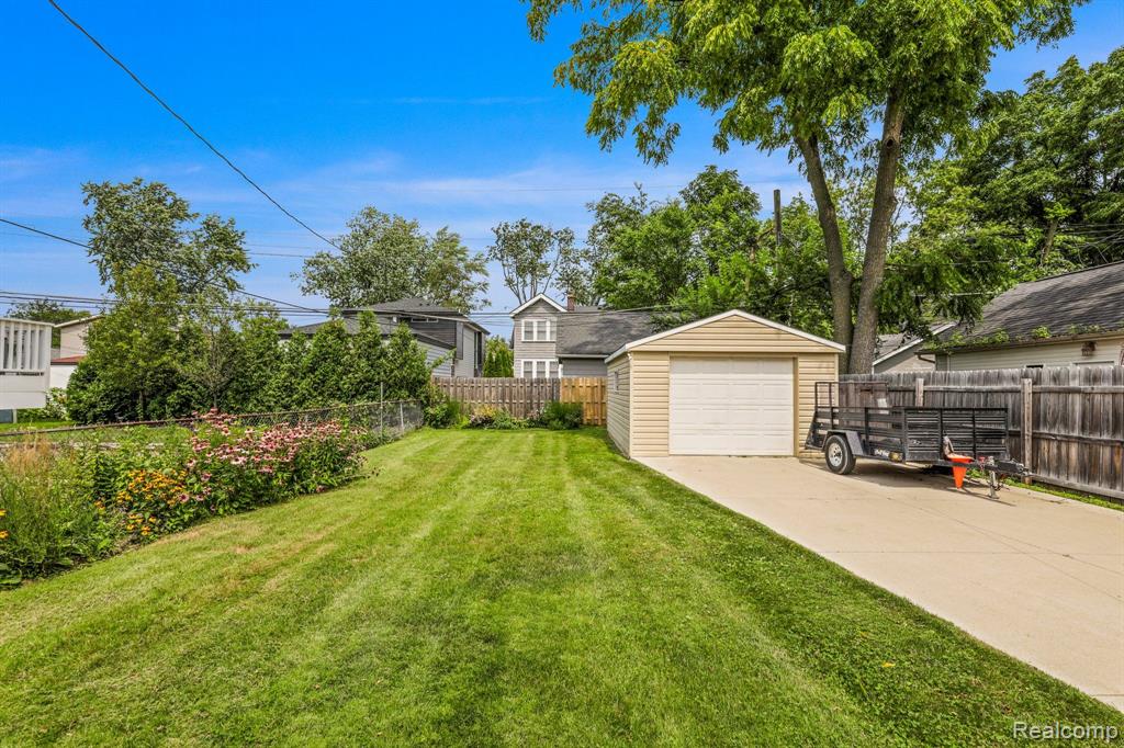 811 HUMPHREY Avenue, Birmingham, MI 48009 — Photo 24