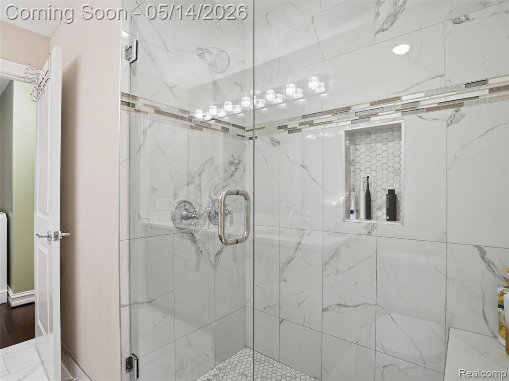 2092 Langham Drive, West Bloomfield, MI 48323 — Photo 27