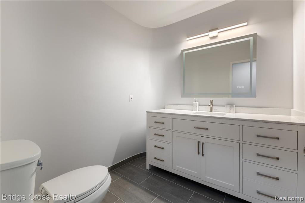 6258 Lindsay Court, West Bloomfield, MI 48324 — Photo 28