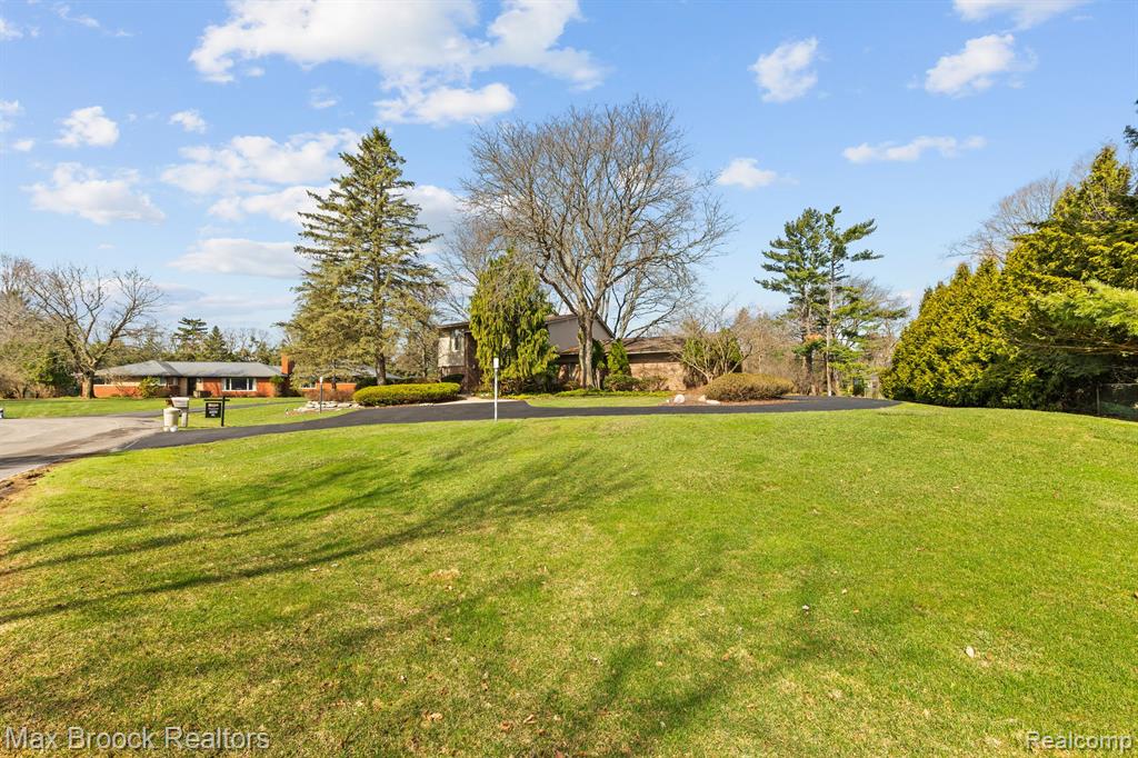 4838 KEW Court, Bloomfield Hills, MI 48301 — Photo 49