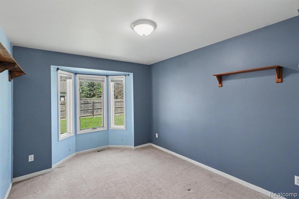 8012 Fox Hollow Road, Goodrich Vlg, MI — Photo 14