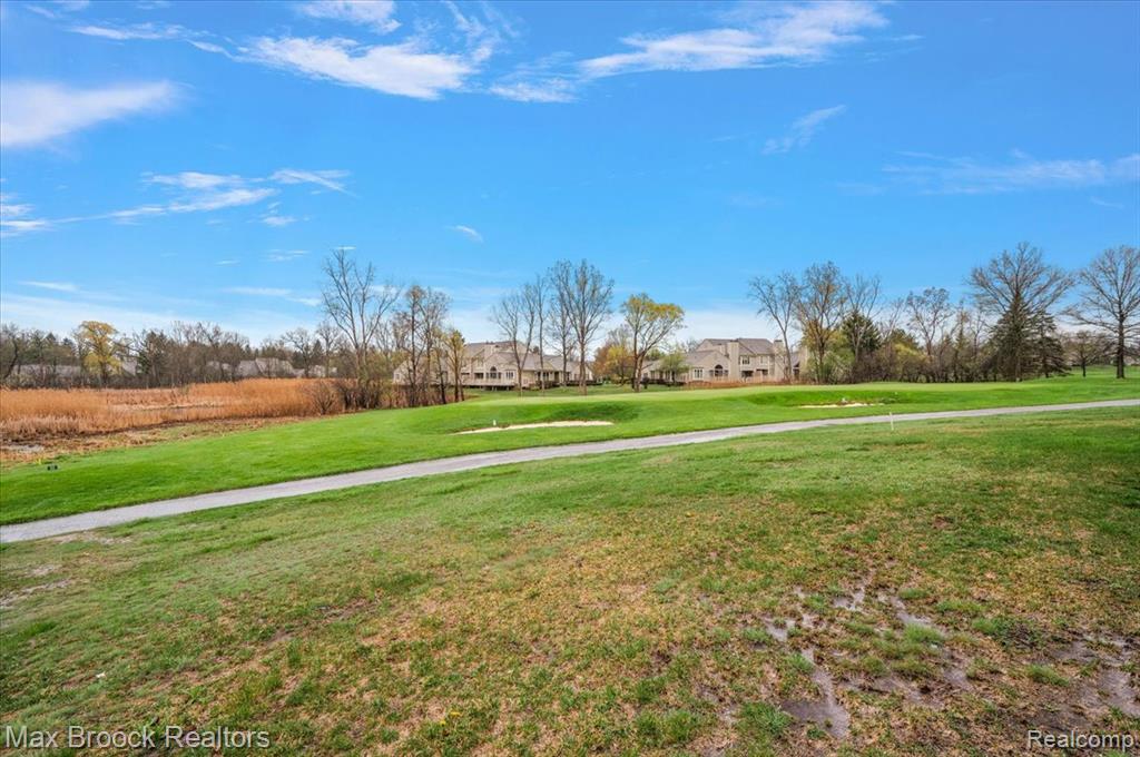 888 Tartan Trail, Bloomfield Hills, MI 48304 — Photo 40