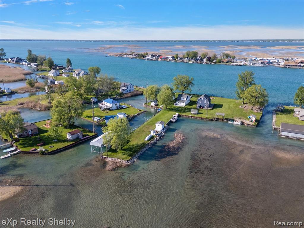 8395 N Channel - Harsens Island, Clay, MI 48001 — Photo 25