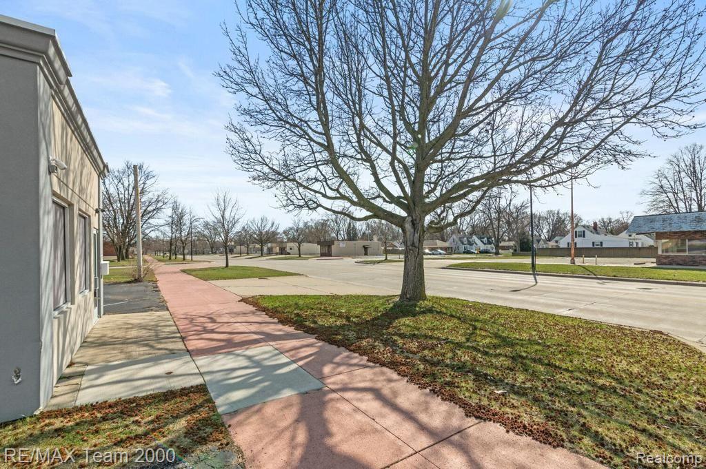 5153 S Beech Daly Street, Dearborn Heights, MI 48125 — Photo 5