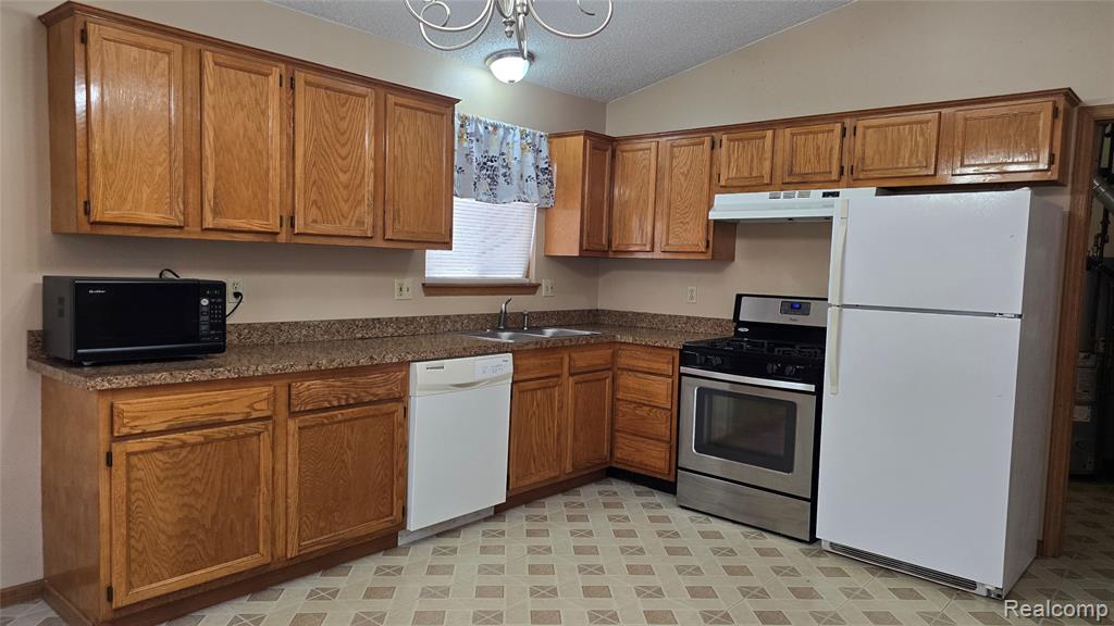 803 E Meyers Avenue, Hazel Park, MI 48030 — Photo 7
