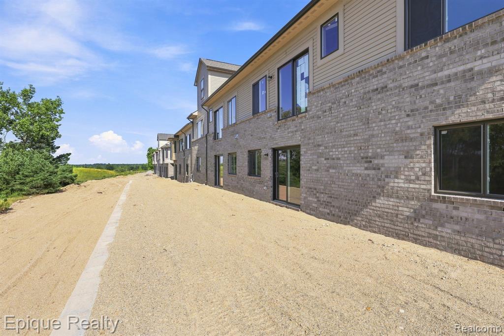 405 Cornerstone Drive - Photo 3