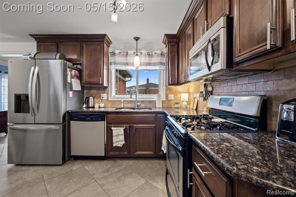 40769 Flagstaff Drive, Sterling Heights, MI 48313 — Photo 13