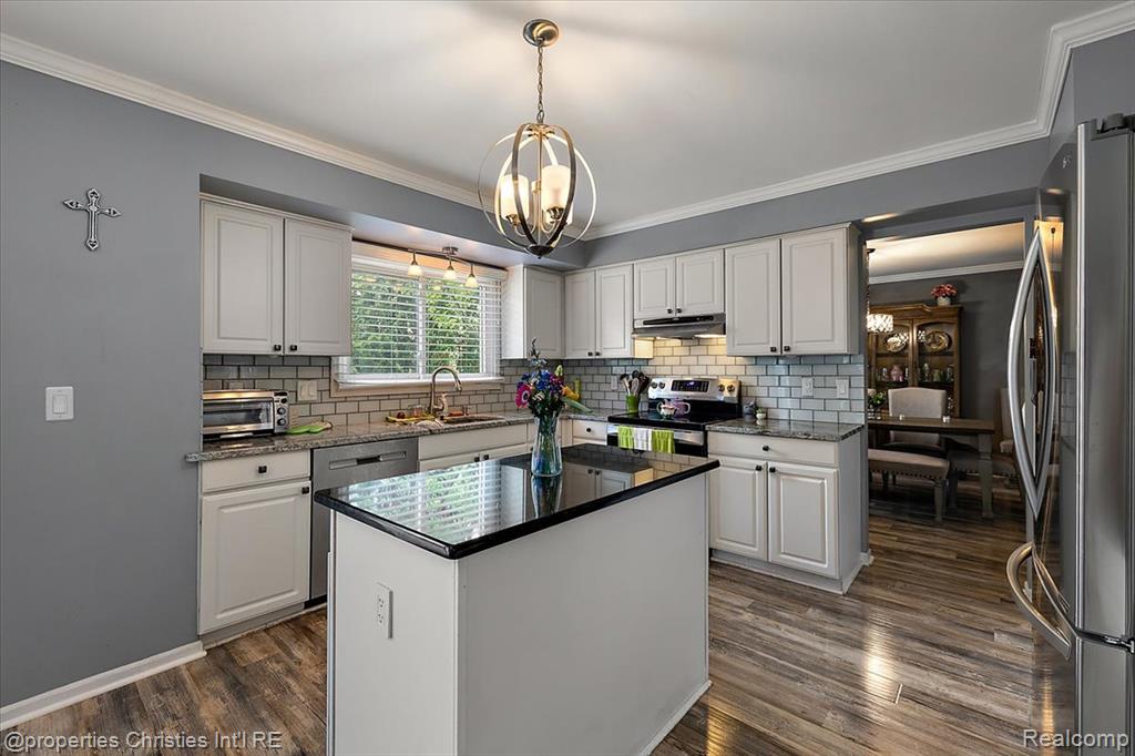 42683 Wimbleton Way, Novi, MI — Photo 12