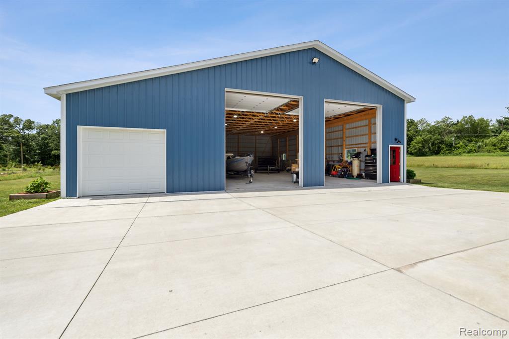 4711 Fenton Road, Hartland, MI 48353 — Photo 3