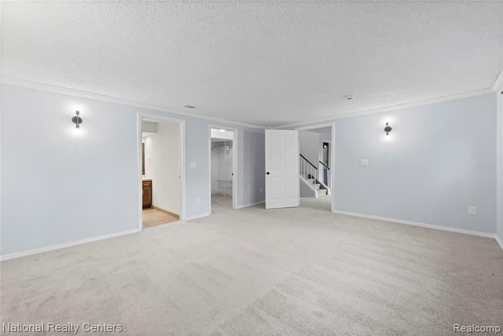 5501 Fox Chase Lane, Clarkston, MI — Photo 24