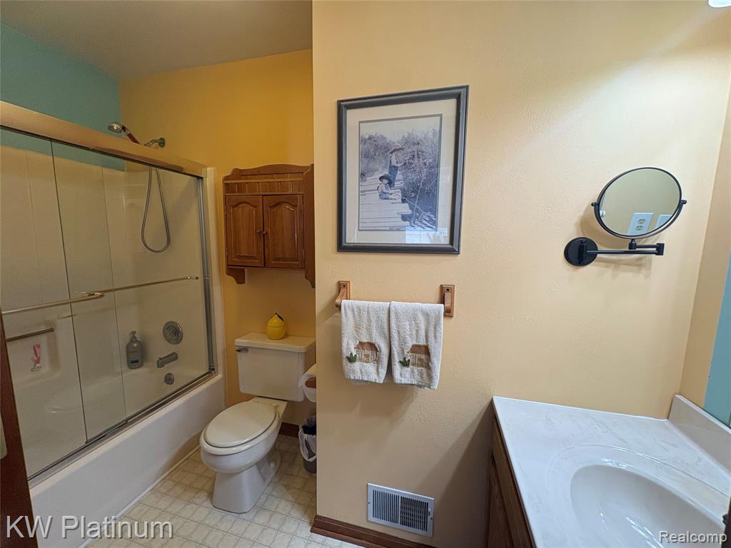 285 Hemlock Lane, Marysville, MI 48040 — Photo 21