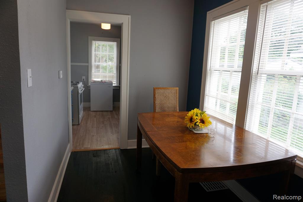 4209 CUSTER Avenue, Flint, MI 48507 — Photo 9
