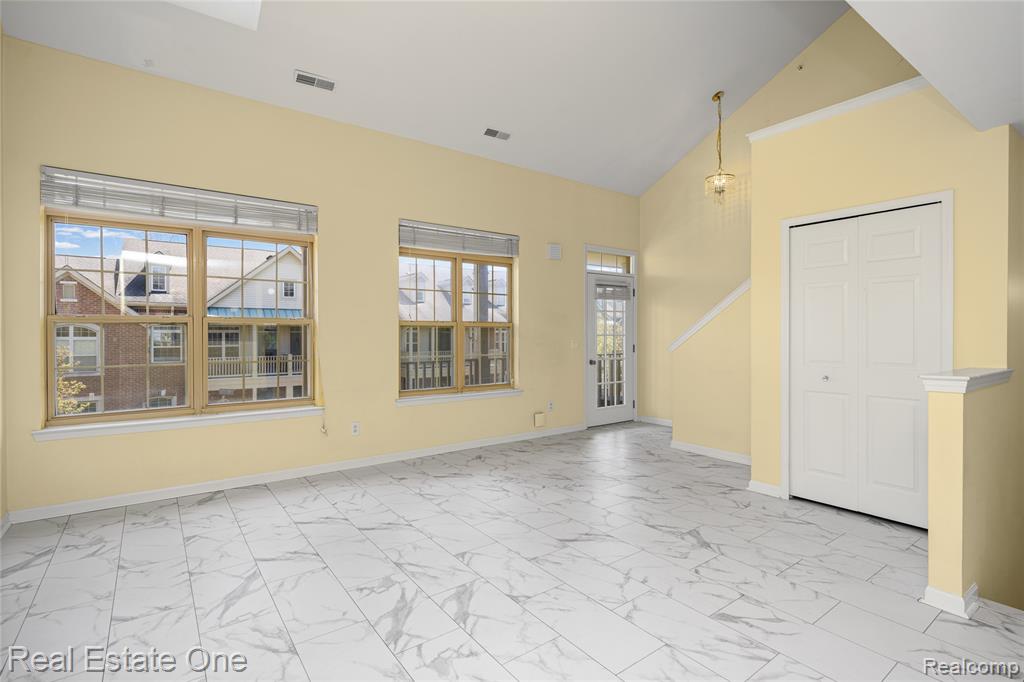 160 Sandy Lane, Walled Lake, MI 48390 — Photo 21