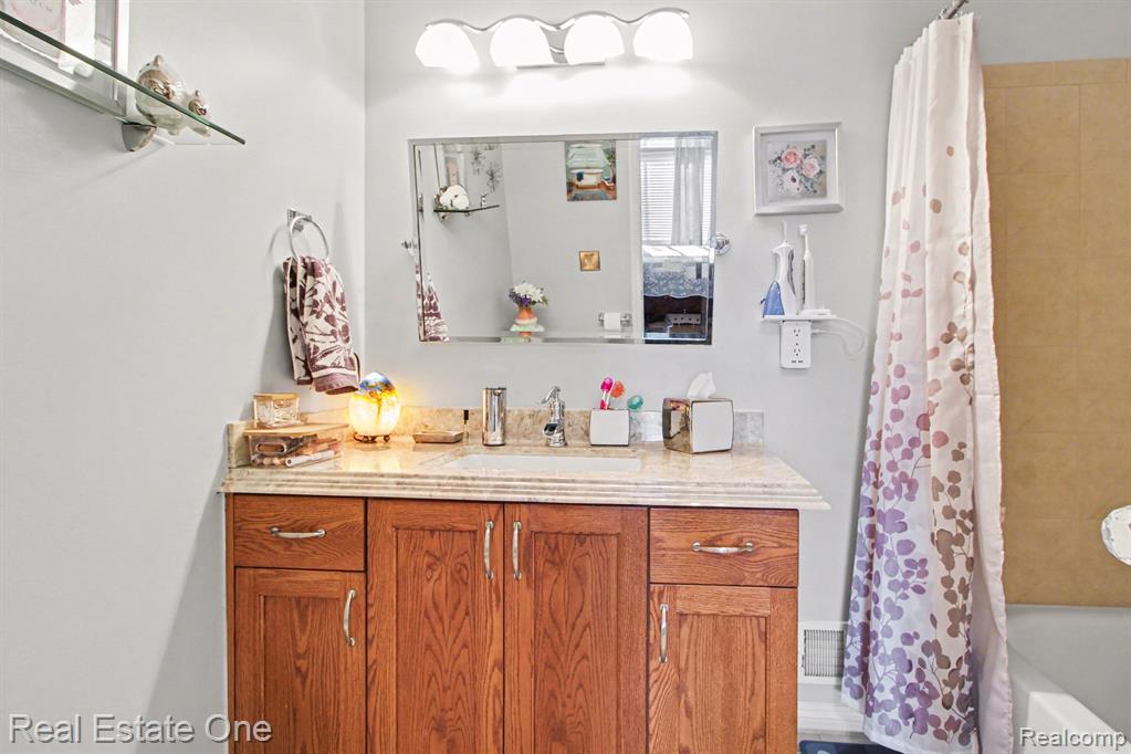 17504 Christina Drive, 193, New Boston, MI 48164 — Photo 14