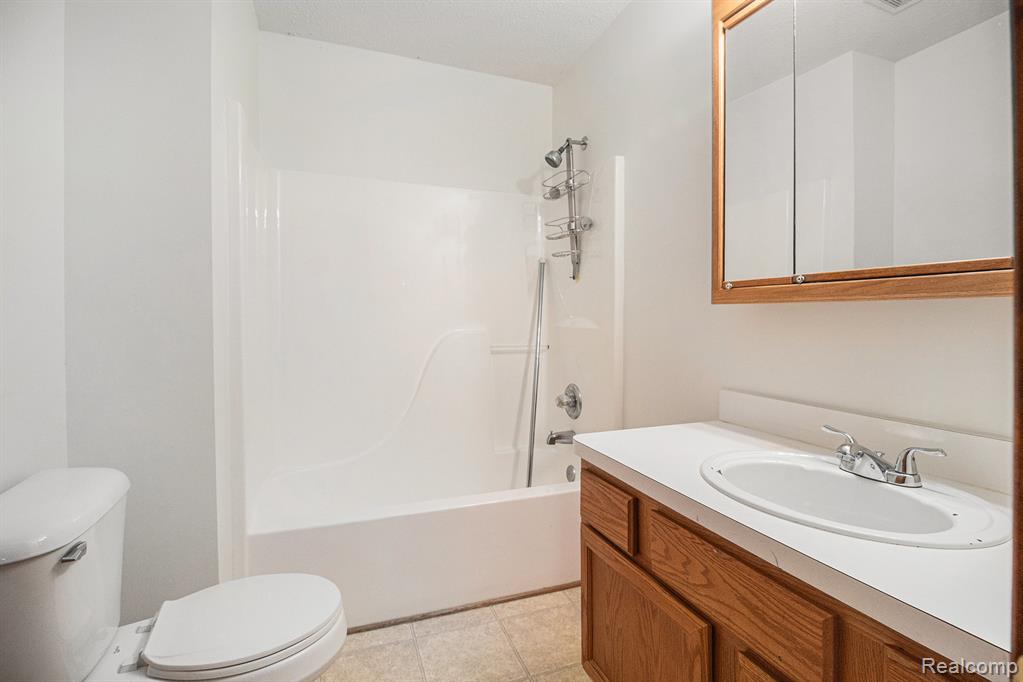 2536 Eagles Circle, 8, Ypsilanti, MI 48197 — Photo 13