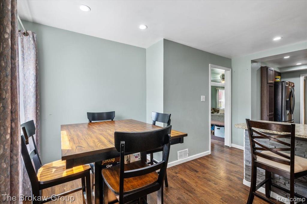 4145 HILLCREST Drive, Warren, MI 48092 — Photo 22