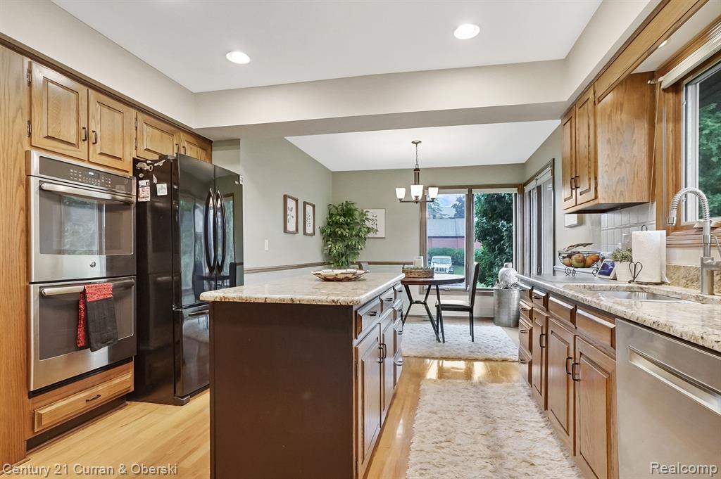 866 GREENVIEW Court, 6, Rochester Hills, MI 48307 — Photo 21