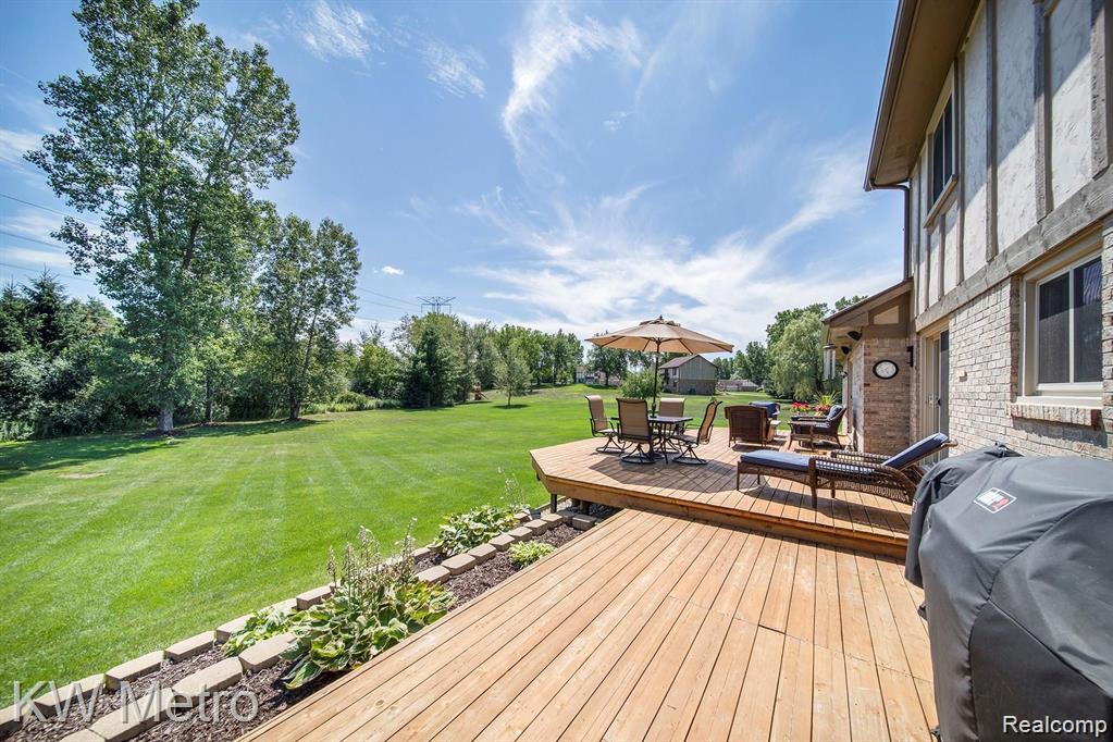 6886 Vail Court, Clarkston, MI 48348 — Photo 2
