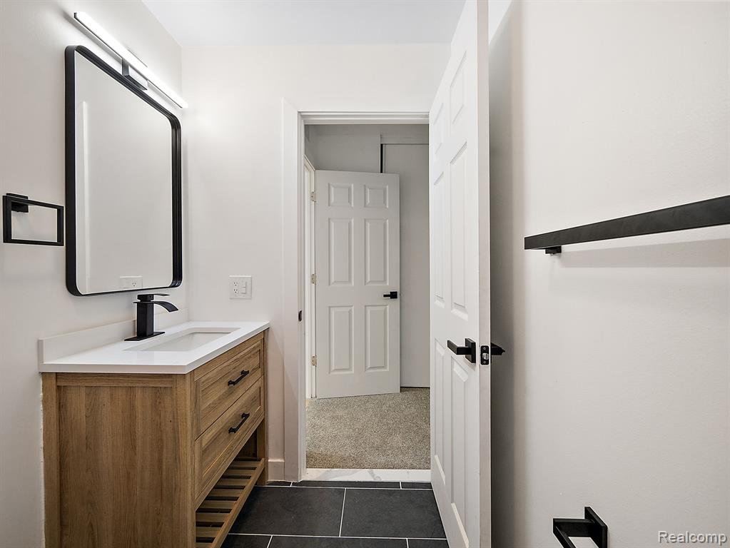25167 GREENBROOKE Drive, Southfield, MI 48033 — Photo 19
