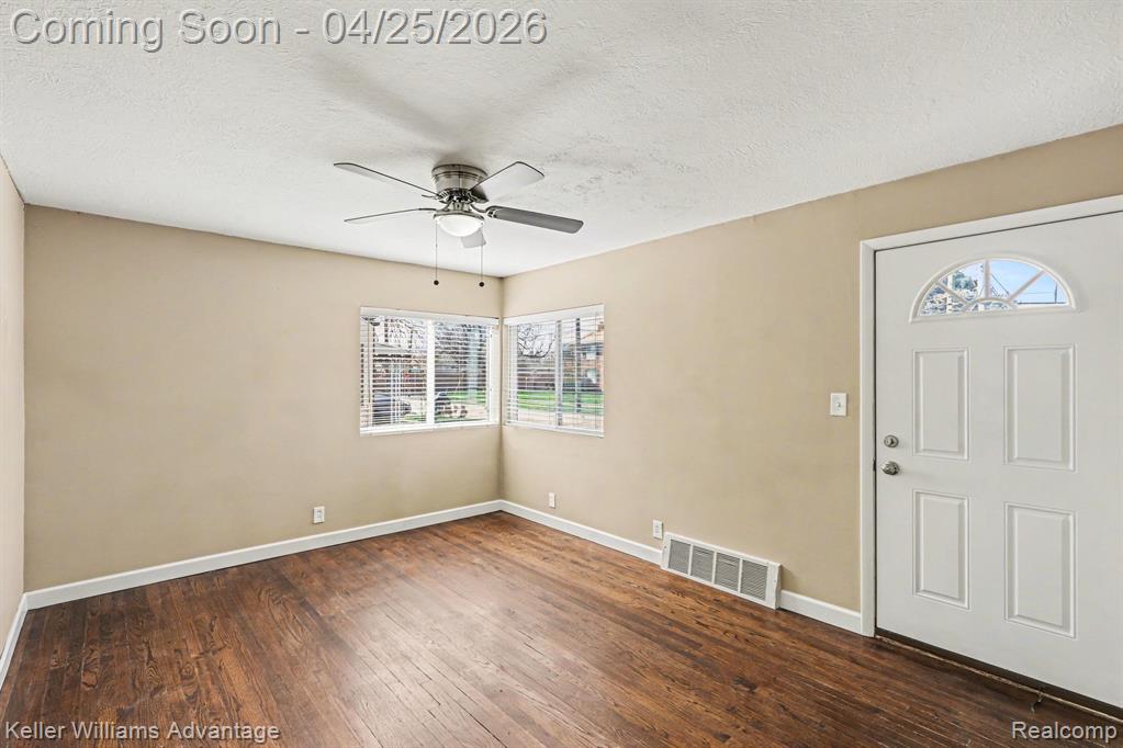 941 W Farnum Avenue, Madison Heights, MI 48071 — Photo 3