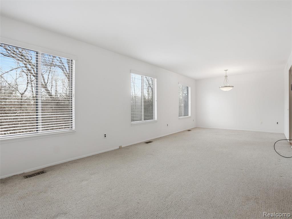 5585 Culpepper Drive, West Bloomfield, MI — Photo 13