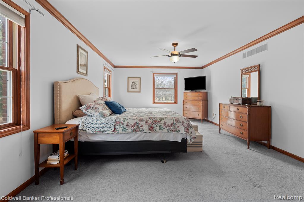6253 7 MILE Road, South Lyon, MI 48178 — Photo 24