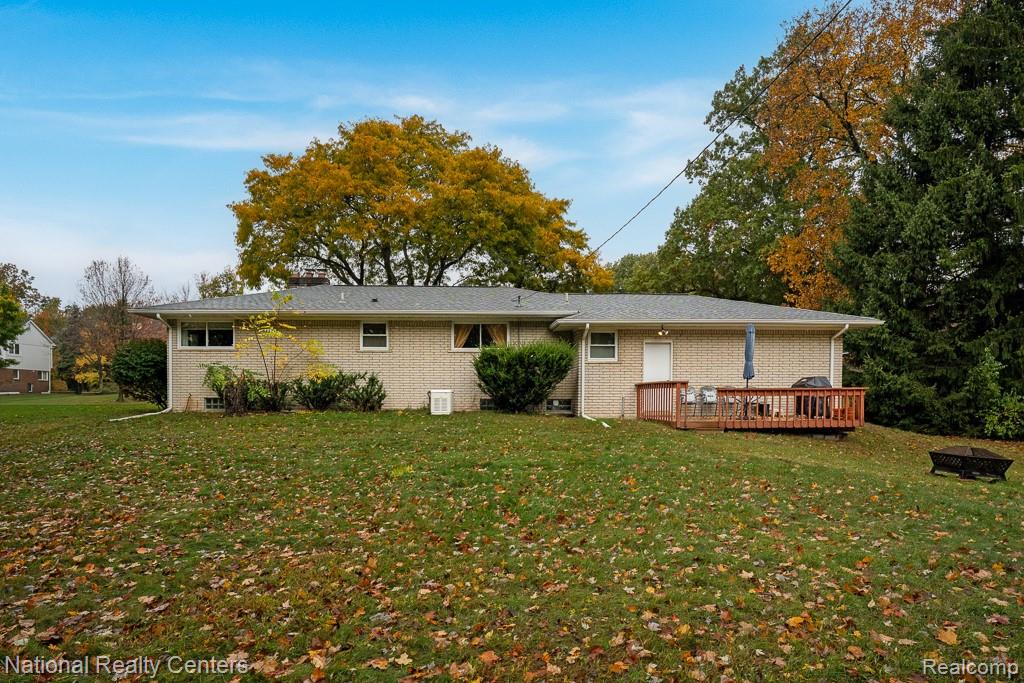 837 Dakota, Rochester Hills, MI 48307 — Photo 34