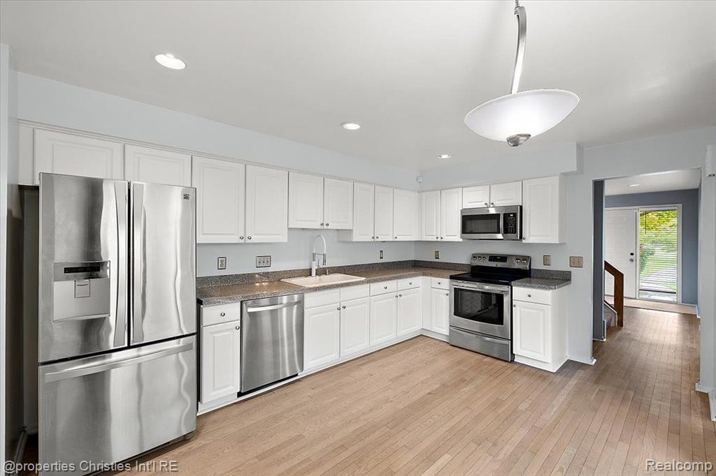 1806 S Hill Boulevard, Bloomfield Hills, MI 48304 — Photo 15
