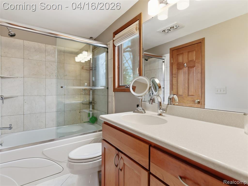 3363 Blasser Drive, Lake Orion, MI — Photo 37