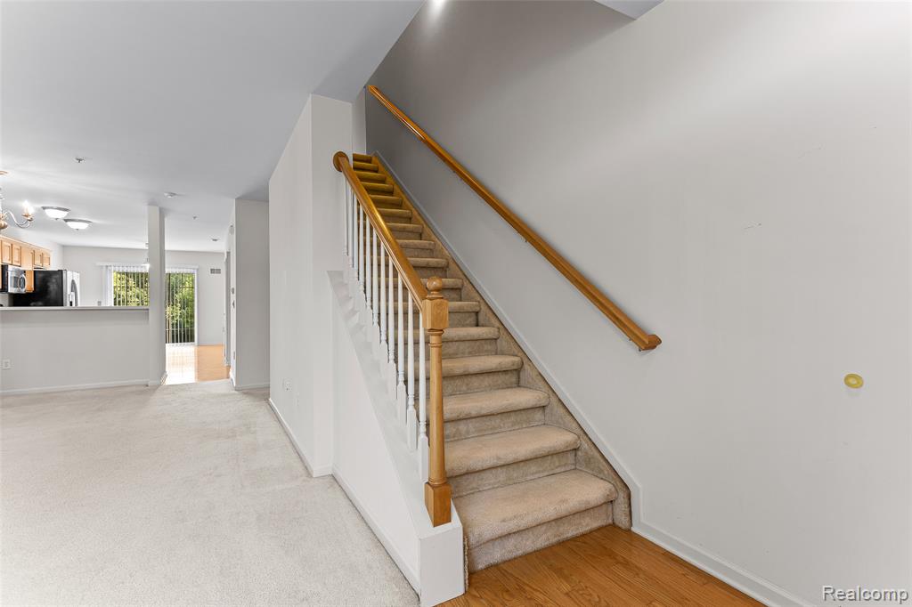 39621 SPRINGWATER Drive, Northville, MI — Photo 4