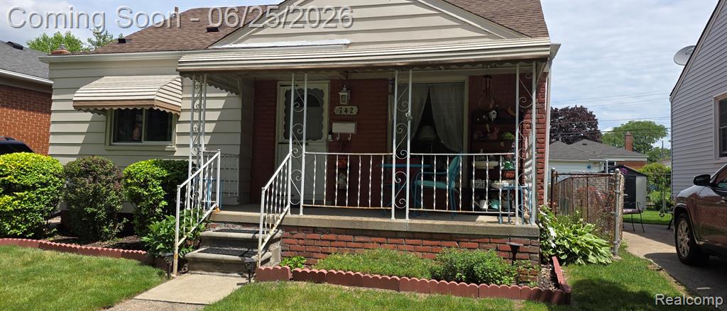 742 Mayflower Avenue, Lincoln Park, MI 48146 — front exterior
