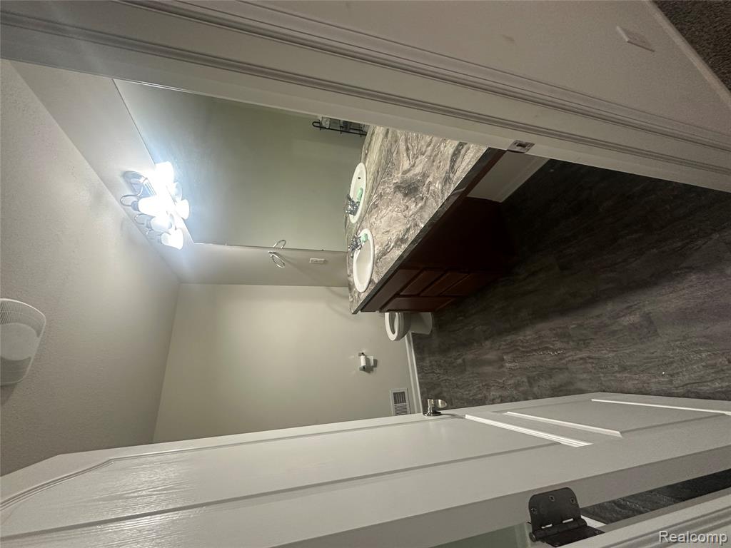 8731 QUINCY Drive, Westland, MI — Photo 24