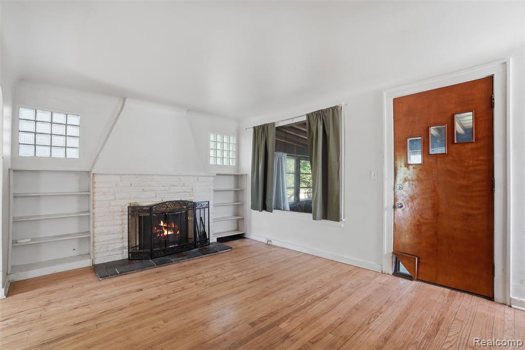 969 Myrtle Avenue, Waterford, MI 48328 — Photo 4
