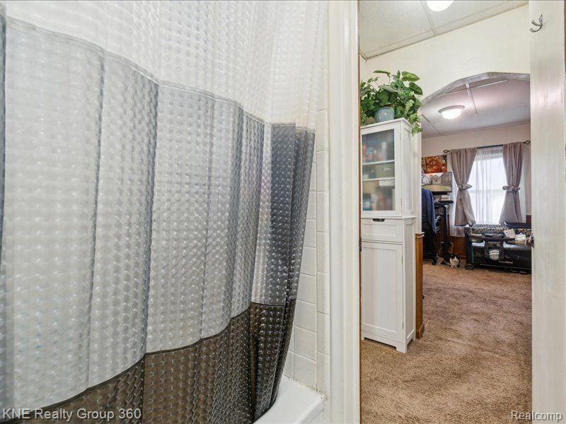 914 COMFORT Street, Lansing, MI 48915 — Photo 20