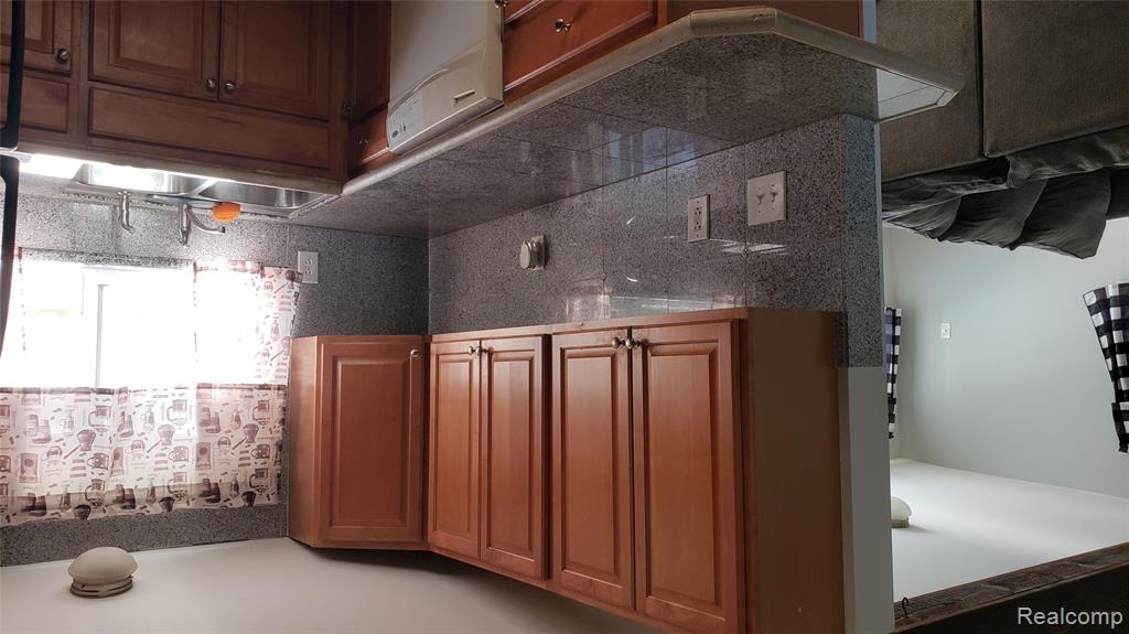 9550 Bluewater Drive, Pinckney, MI 48169 — Photo 14