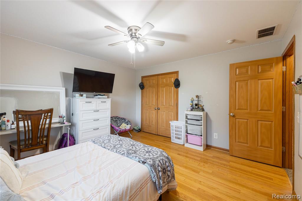 28101 Elwell Road, Belleville, MI 48111 — Photo 25