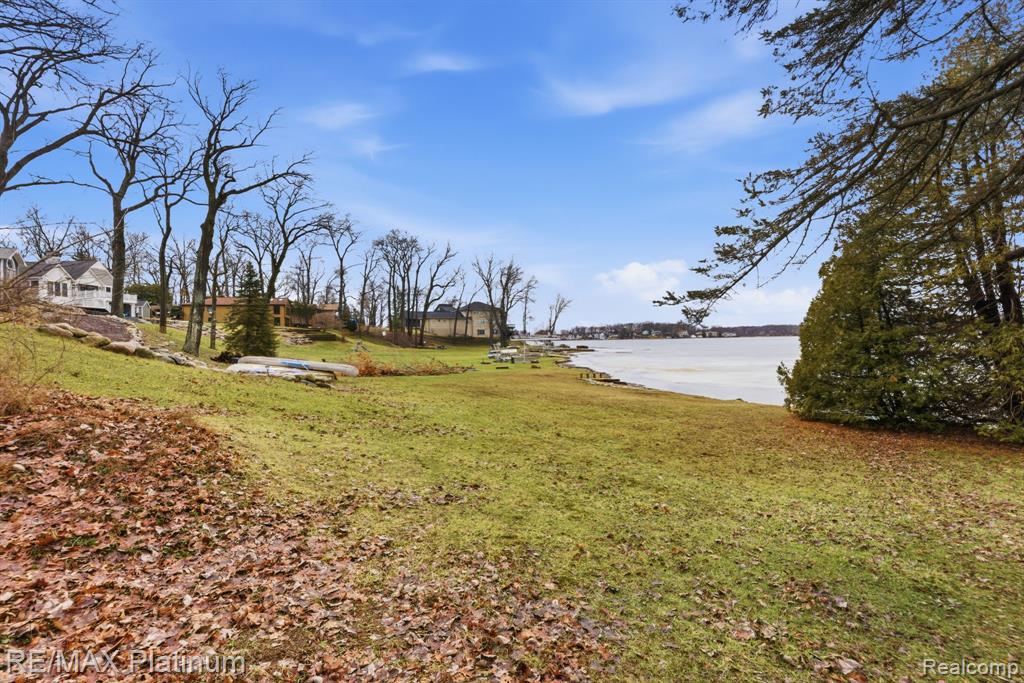 3340 Pineridge Lane, Brighton, MI 48116 — Photo 38